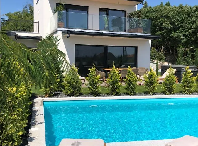 Skyline 巴拉顿诺尔马迪